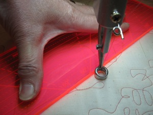 longarm rulers, longarm templates, how to use longarm rulers, how to use longarm templates, extended base, APQS, longarm quilting, tutorial, how to
