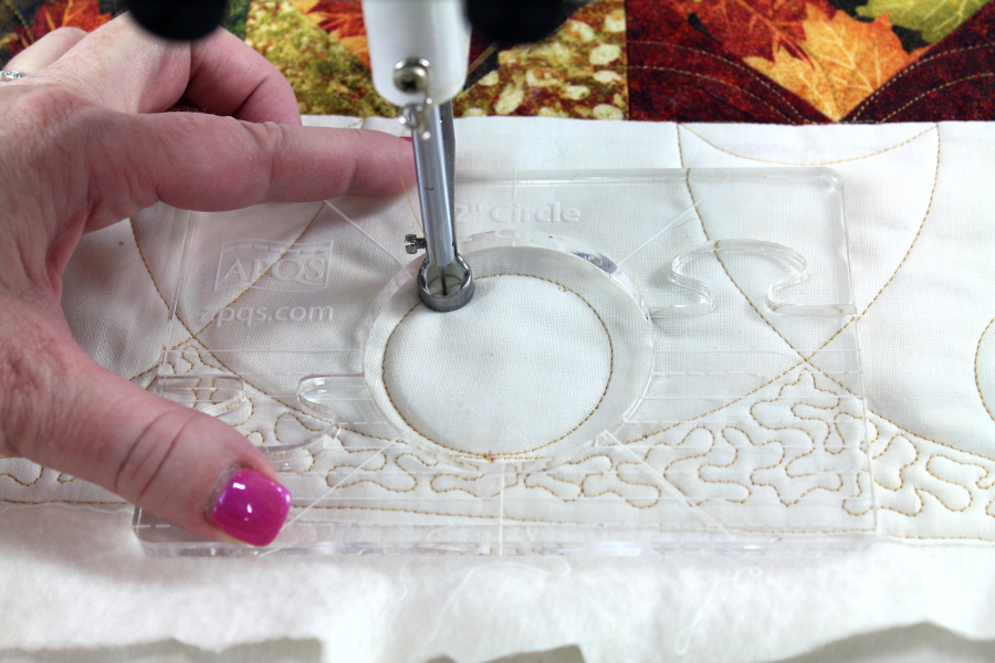 Inside circle ruler quilting