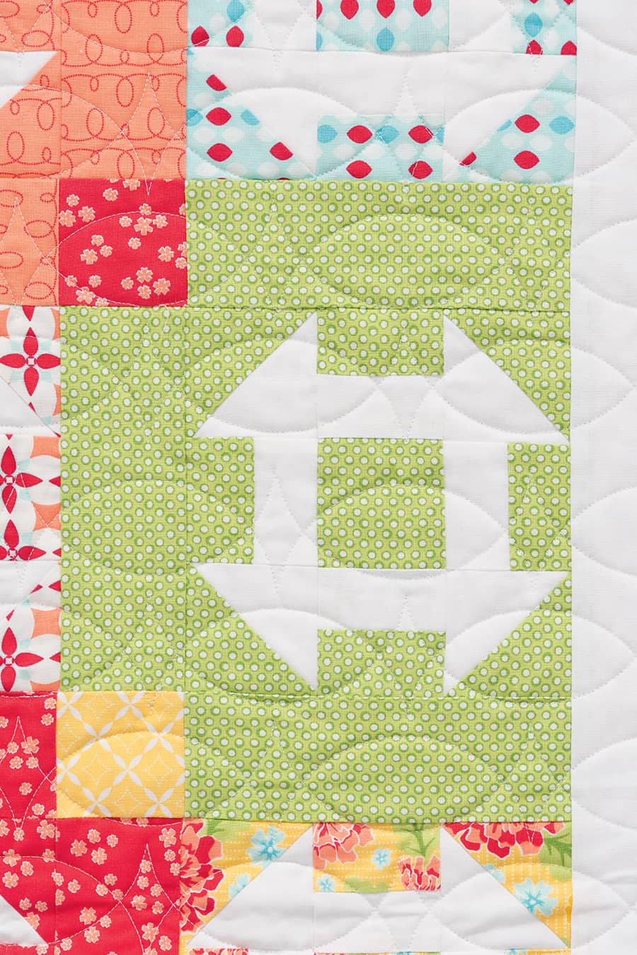 Free pattern: Summer Dash- zoomed in image of quilt pattern