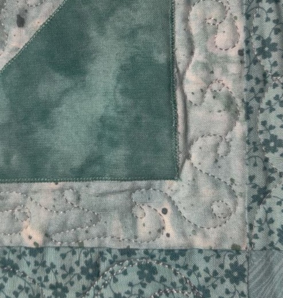 How to stitch in the ditch with a longarm quilting machine - no stitching in the ditch