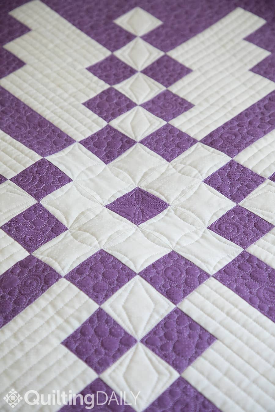 Free pattern: Snow Blossom - zoomed in image of quilt pattern